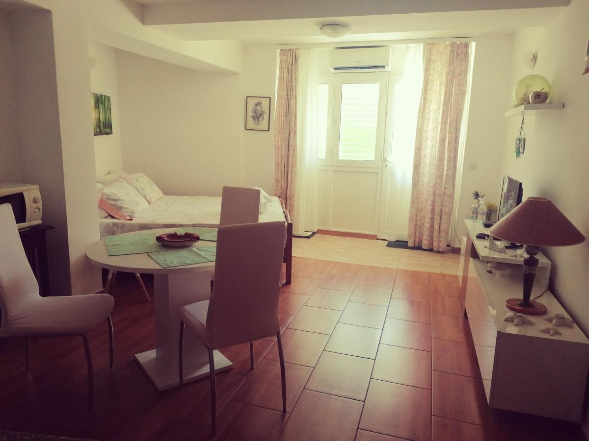 Apartment Lju On The Beach Split Dış mekan fotoğraf