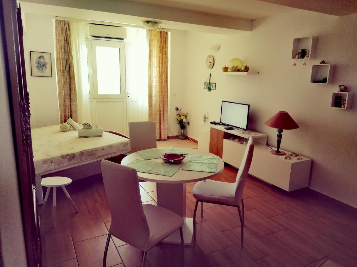 Apartment Lju On The Beach Split Dış mekan fotoğraf